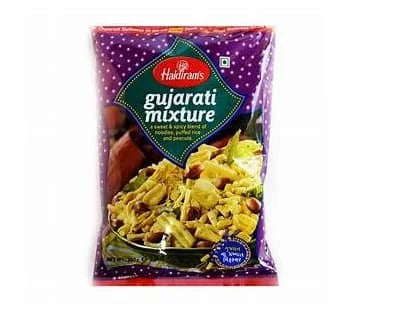 Haldirams Namkeen Gujarati Mix 10 x 200g